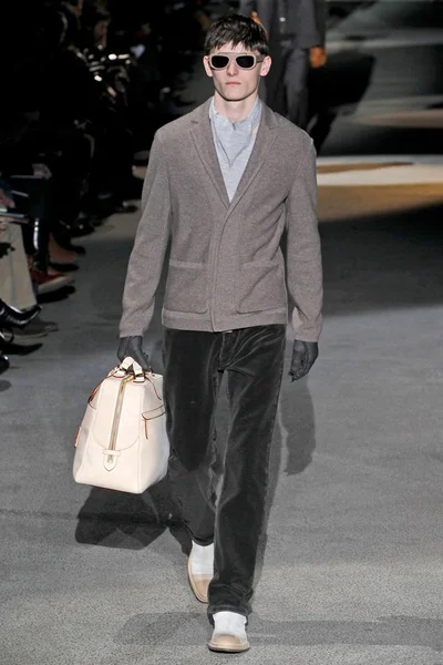 Look 14